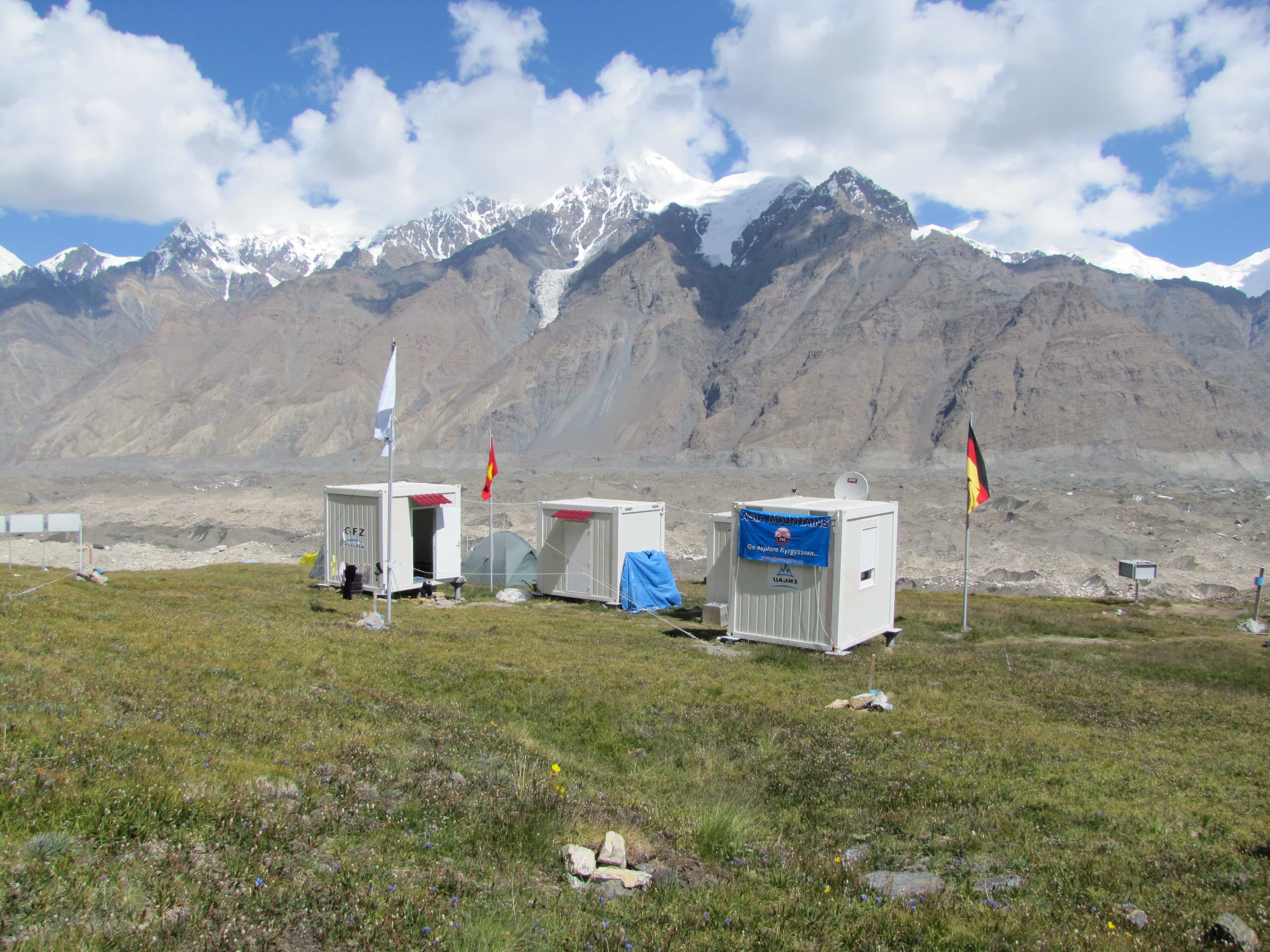 Glacier monitoring station